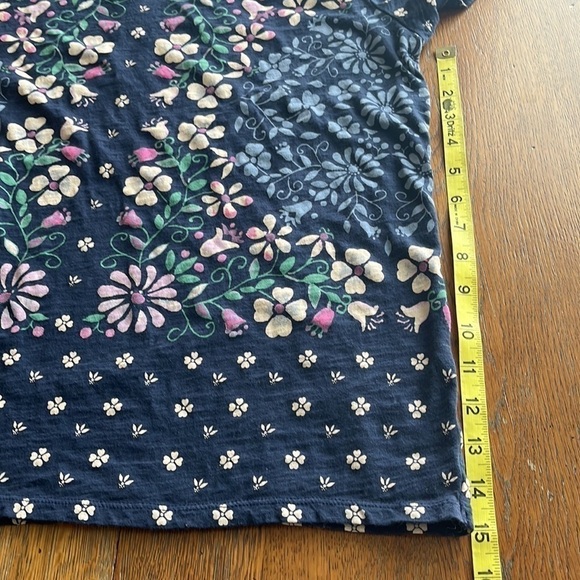 Lucky Brand short sleeve navy tshirt flower design size L - Picture 10 of 13